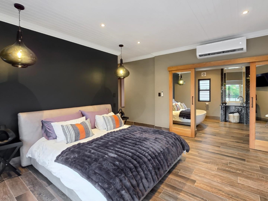 7 Bedroom Property for Sale in Durbanville Western Cape